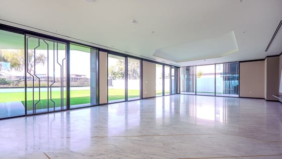 Stunning Contemporary Villa with Golf Views, picture 3