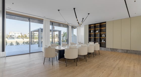 6BR Custom-Built Mansion with Amazing Rooftop Views, picture 9