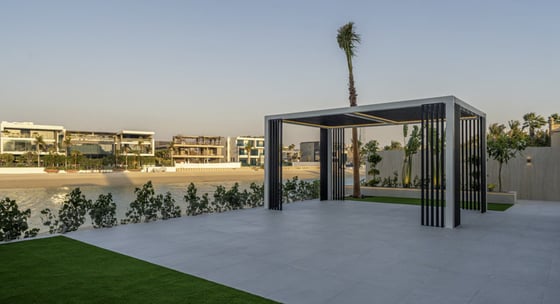 6BR Custom-Built Mansion with Amazing Rooftop Views, picture 15