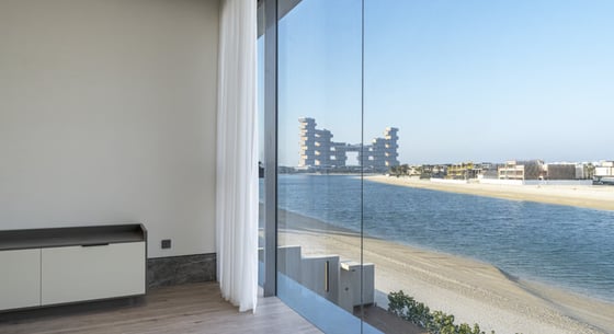 6BR Custom-Built Mansion with Amazing Rooftop Views, picture 6