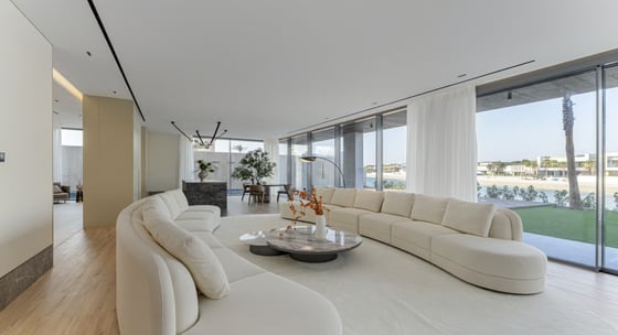 6BR Custom-Built Mansion with Amazing Rooftop Views, picture 7