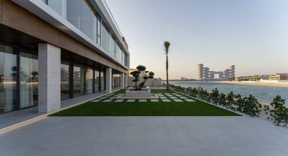 6BR Custom-Built Mansion with Amazing Rooftop Views, picture 13