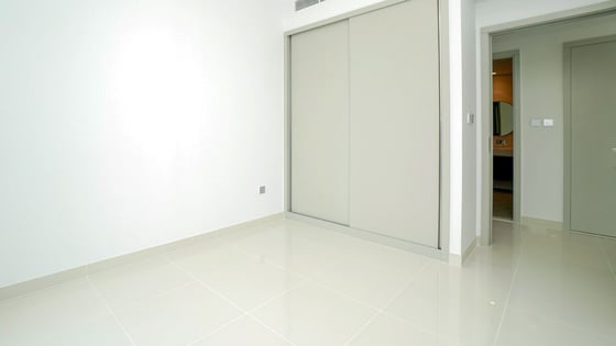 Skyline Elegance | Luxury 2BR | Beach Isle T2, picture 9