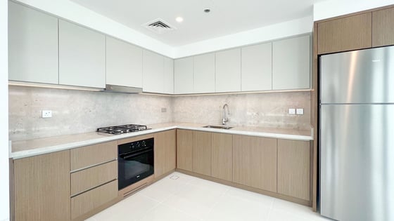 Skyline Elegance | Luxury 2BR | Beach Isle T2, picture 6