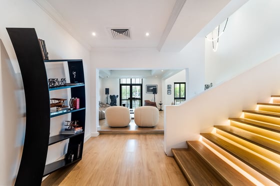 Full Lake and Skyline Views | Huge Plot., picture 7