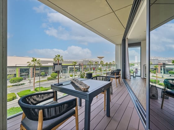 Boulevard View | Vacant on transfer | Upgraded, picture 1