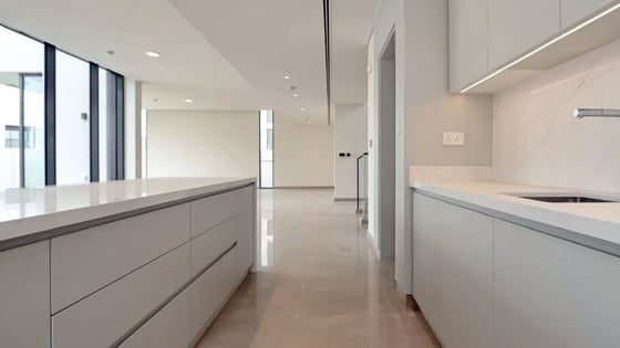 Five Bedroom Address Hillcrest Villa on a Corner Lot with Park Lifestyle, picture 6