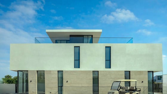 Five Bedroom Address Hillcrest Villa on a Corner Lot with Park Lifestyle, picture 1