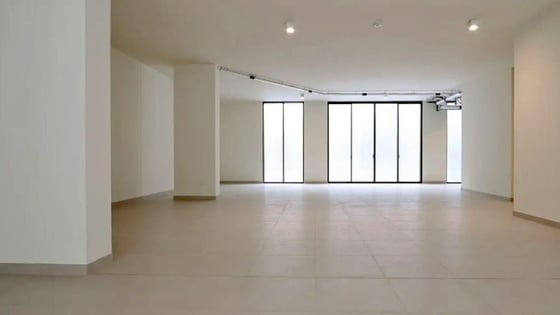 Five Bedroom Address Hillcrest Villa on a Corner Lot with Park Lifestyle, picture 3