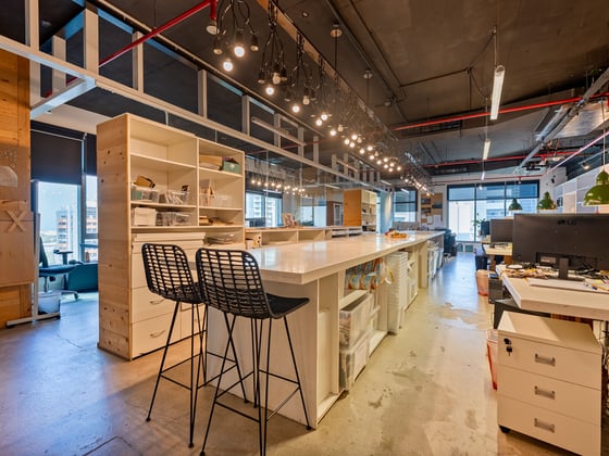 Fitted Luxury Corner Office with High ROIs, picture 8