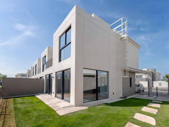 Exclusive 3 Bed Townhouse| Falcon Island North, picture 1