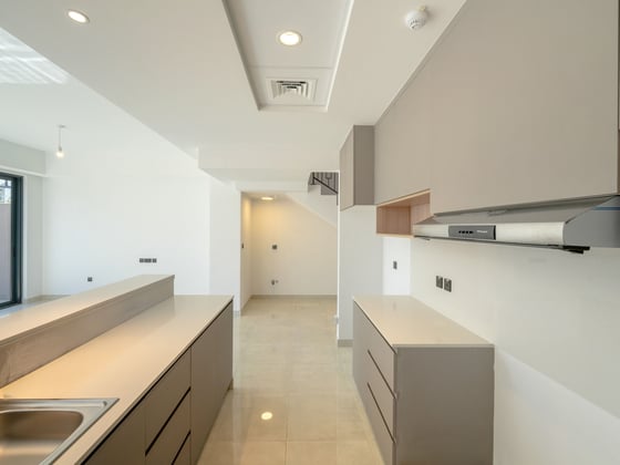 Exclusive 3 Bed Townhouse| Falcon Island North, picture 9