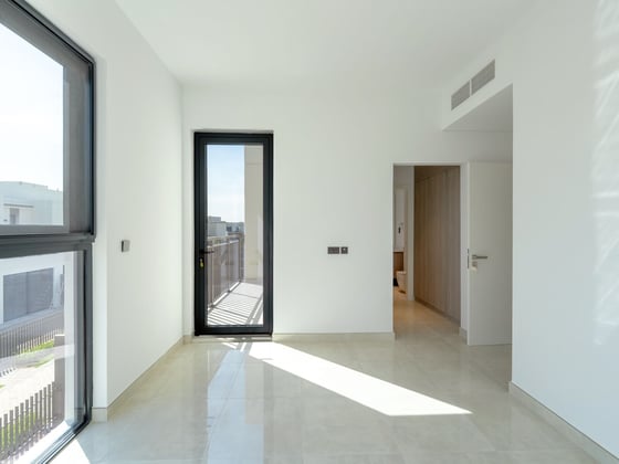 Exclusive 3 Bed Townhouse| Falcon Island North, picture 11