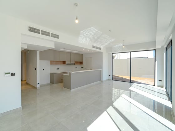 Exclusive 3 Bed Townhouse| Falcon Island North, picture 5