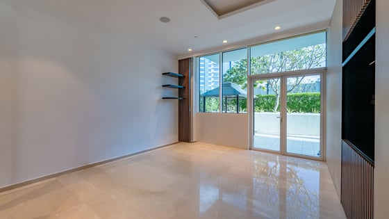 Elegant 1-Bed w Study | Private Garden | Tenanted, picture 9