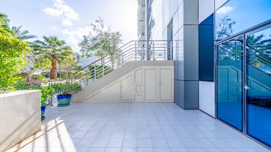 Elegant 1-Bed w Study | Private Garden | Tenanted, picture 17