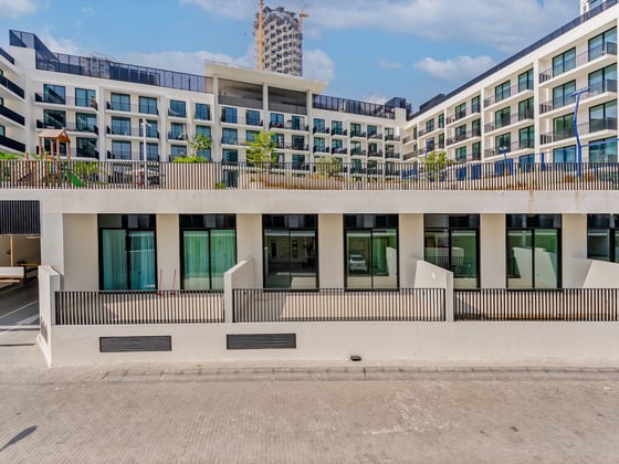 Pool and Rooftop Terrace - Vacant - 4500 Sqft, picture 24