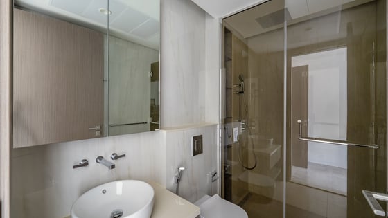 3 Bed | Luxury Living | Top Floor stunning views, picture 18