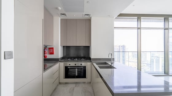 3 Bed | Luxury Living | Top Floor stunning views, picture 5