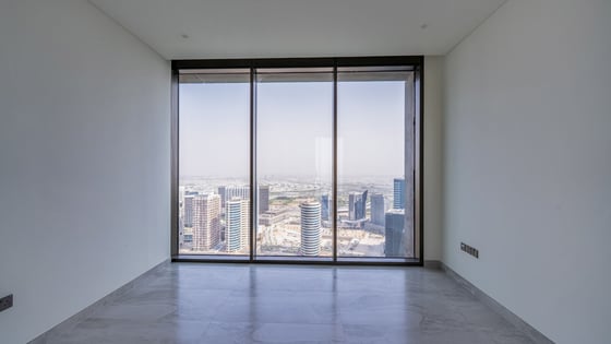 3 Bed | Luxury Living | Top Floor stunning views, picture 8