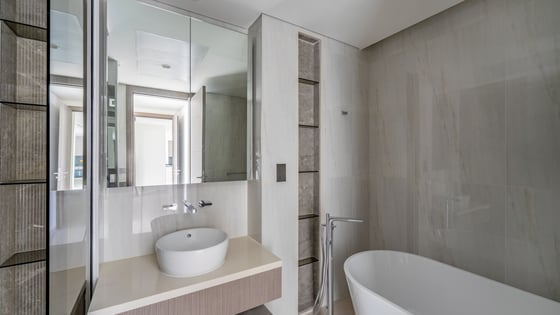 3 Bed | Luxury Living | Top Floor stunning views, picture 17