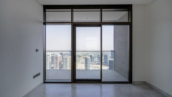 3 Bed | Luxury Living | Top Floor stunning views, picture 10