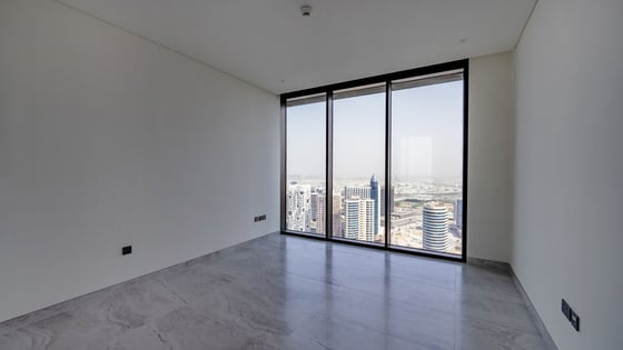 Luxury Living| Stunning Waterfront view| Top Floor, picture 9