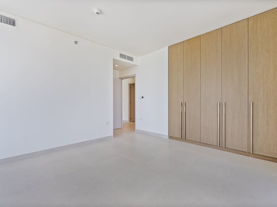 Skyline Serenity | 2-BR | Beachfront Luxury, picture 8