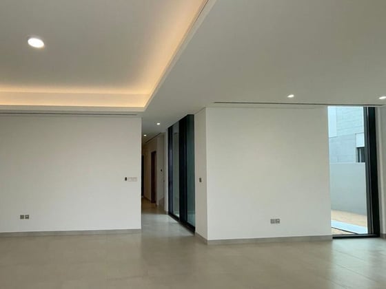 4-Bedroom Villa |  Elie Saab Villa | Scenic Views, picture 2