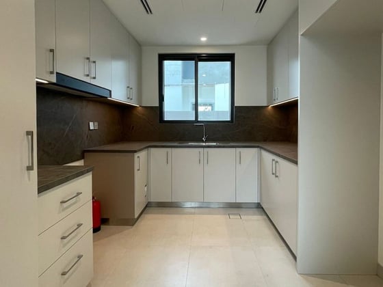 4-Bedroom Villa |  Elie Saab Villa | Scenic Views, picture 5