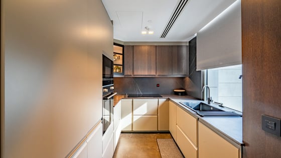 Vast 2-Bed | Converted From 3-Bed | Terrace, picture 9