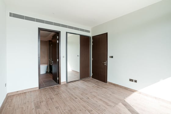 Vacant Unfurnished 2BR | Stunning Full Marina View, picture 4