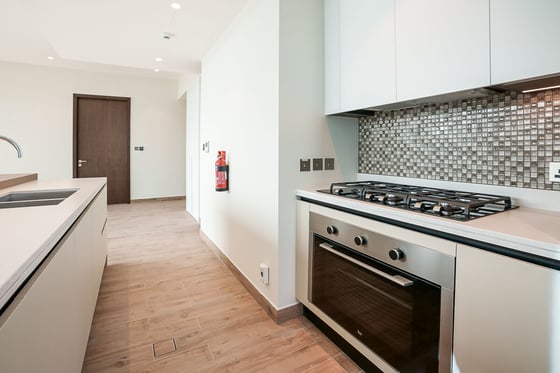 Vacant Unfurnished 2BR | Stunning Full Marina View, picture 8