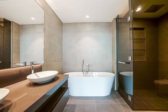 Vacant Unfurnished 2BR | Stunning Full Marina View, picture 9