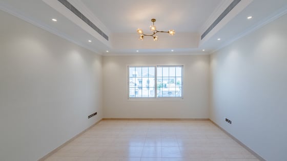 Upgraded and Landscaped Villa | Private Pool, picture 13
