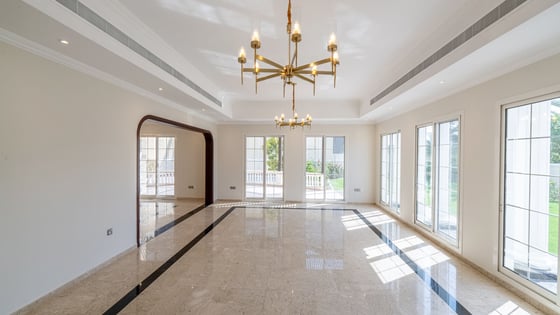 Upgraded and Landscaped Villa | Private Pool, picture 6