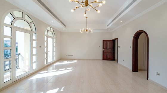 Upgraded and Landscaped Villa | Private Pool, picture 17