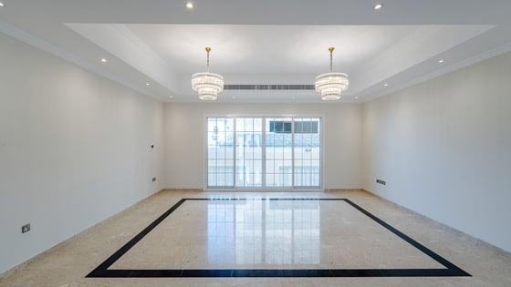Upgraded and Landscaped Villa | Private Pool, picture 5