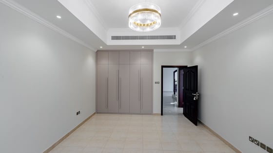 Upgraded and Landscaped Villa | Private Pool, picture 14