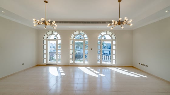 Upgraded and Landscaped Villa | Private Pool, picture 16