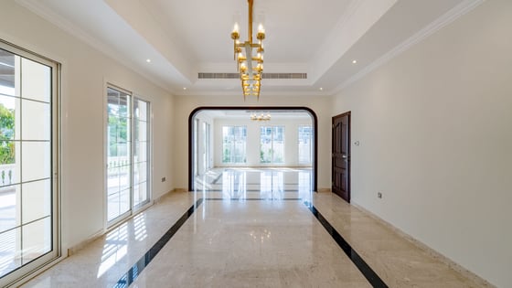 Upgraded and Landscaped Villa | Private Pool, picture 9