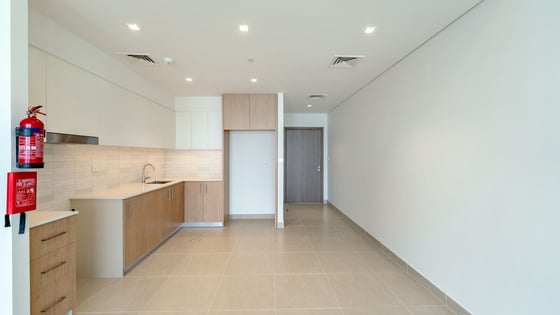 Water Views | Premium Location |  Luxurious Living, picture 3