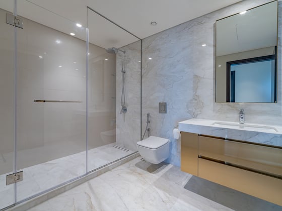 Luxurious Custom-Built Waterfront Penthouse, picture 24