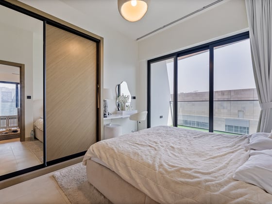 Burj Khalifa and Canal Views | Vacant | Upgraded, picture 9