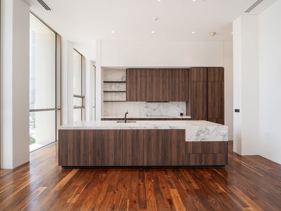 Prime 4-BR Apartment | Canal View | Business Bay, picture 13