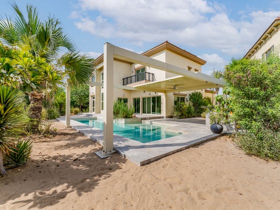 Vacant Lakefront Villa on an Extended Plot, picture 1