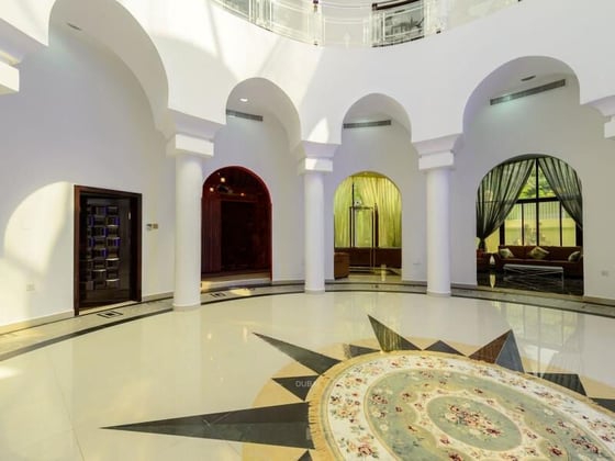 Stunning Villa with Lake Views and Elite Amenities, picture 4