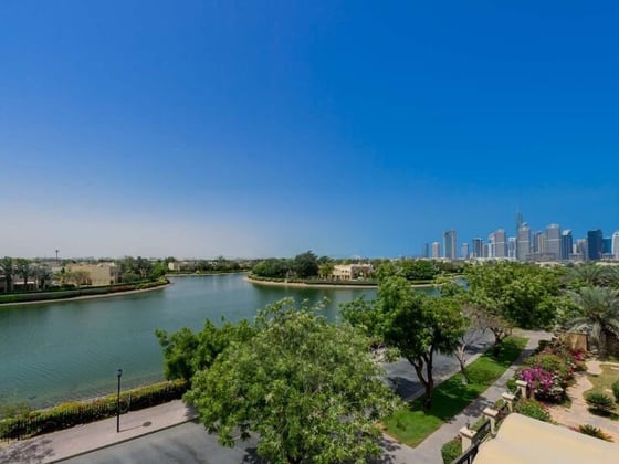 Stunning Villa with Lake Views and Elite Amenities, picture 12