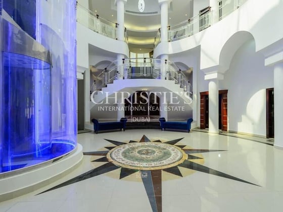 Stunning Villa with Lake Views and Elite Amenities, picture 2