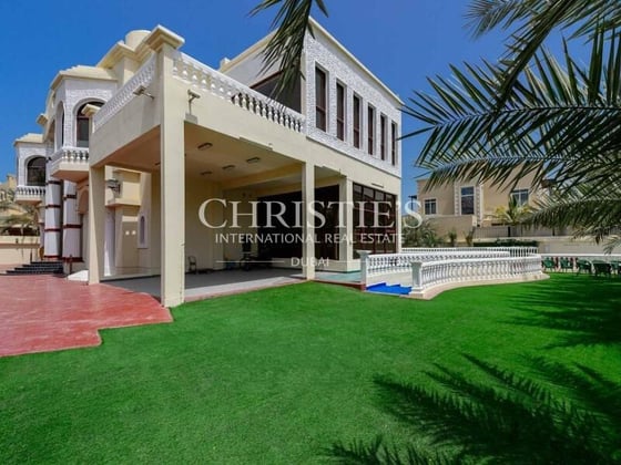 Stunning Villa with Lake Views and Elite Amenities, picture 1